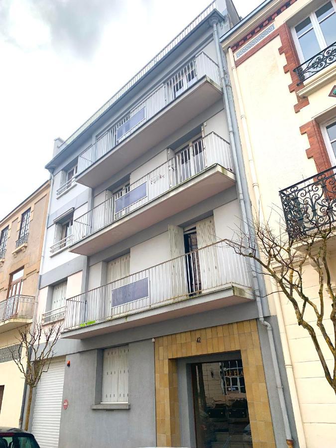 Le Callou - Parking - Face Aux Thermes - Rez De Chaussee Vichy Bagian luar foto